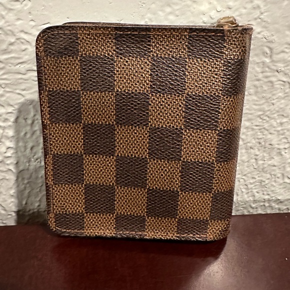 LV WALLET - Picture 2 of 11